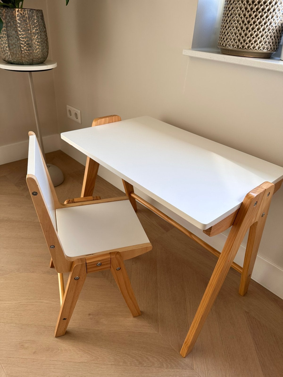 Petite amelie kinderbureau en stoel, Ophalen, Zo goed als nieuw, Tafel(s) en Stoel(en)