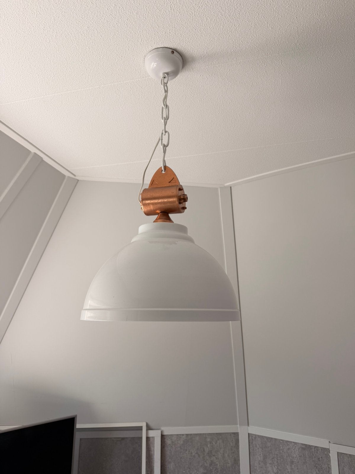 Mooie witte lamp met koper accent, Huis en Inrichting, Lampen | Hanglampen, Ophalen, Zo goed als nieuw, Minder dan 50 cm