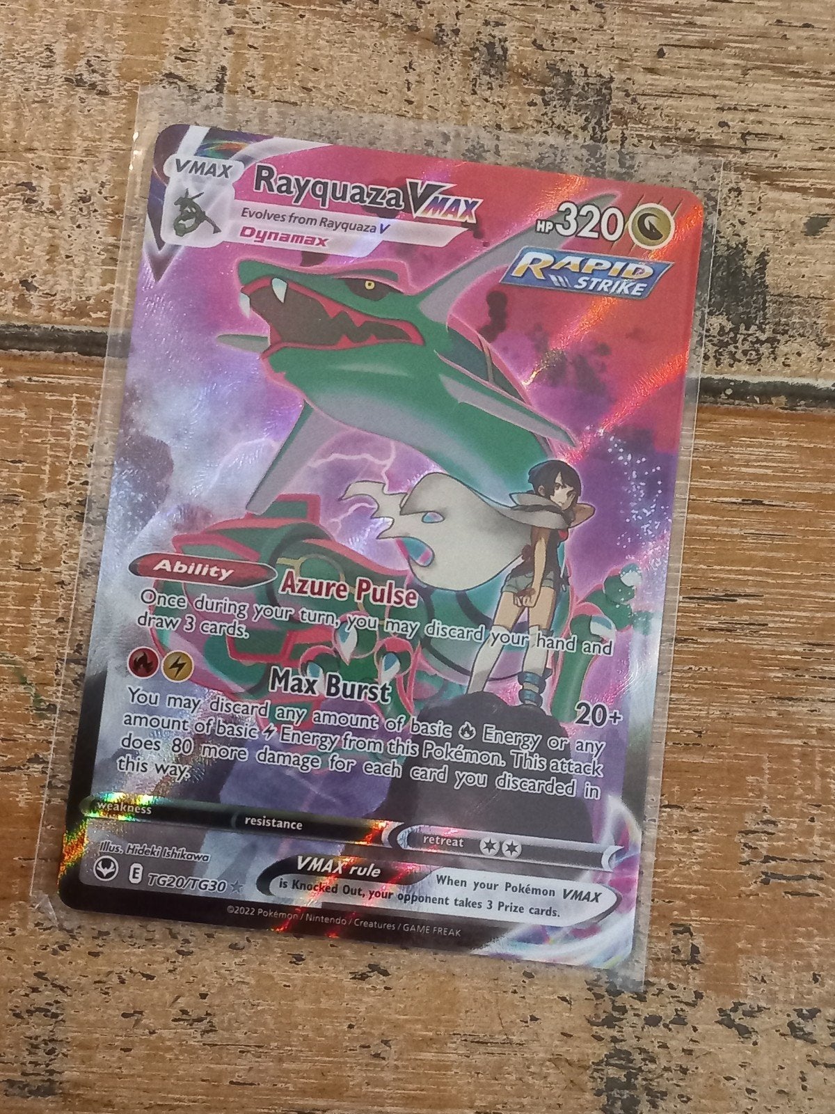 rayquaza vmax tg20, Ophalen of Verzenden, Zo goed als nieuw, Losse kaart, Foil