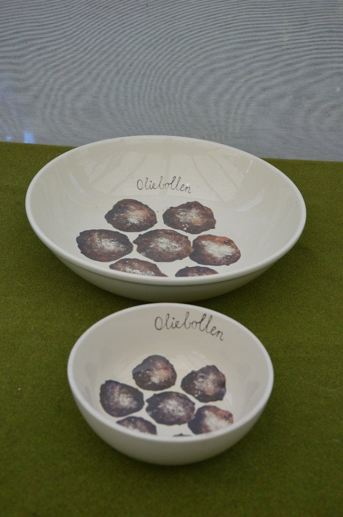 Grote oliebollen schaal Ø 28 cm Jet Versteeg + kleine schaal, Diversen, Ophalen of Verzenden, Gebruikt