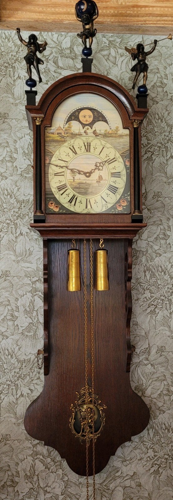 Friese staartklok met Hermle uurwerk, Ophalen
