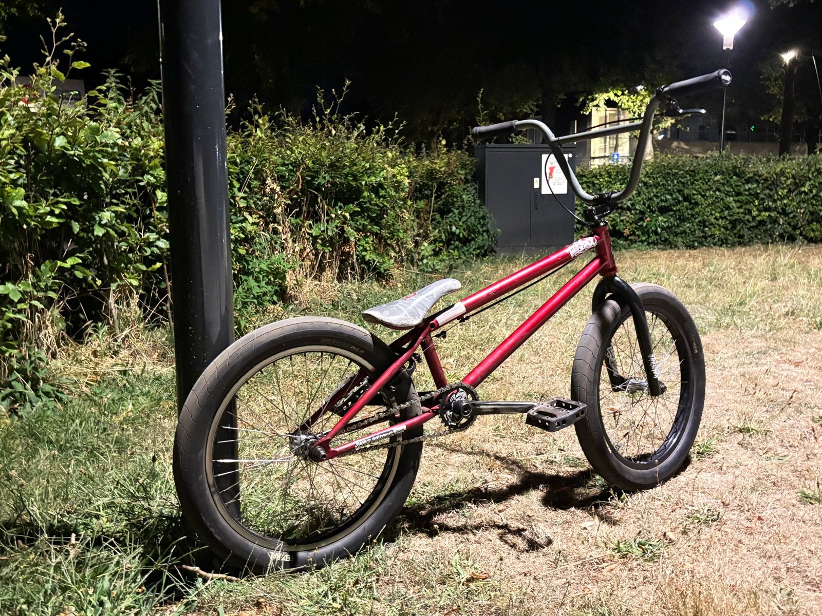Total BMX Hangover H1 - Complete Custom BMX, Fietsen en Brommers, Fietsen | Crossfietsen en BMX, Gebruikt, Staal, Velgrem, 20 tot 24 inch