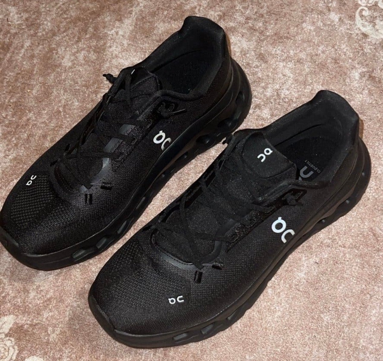 Zwarte ON Cloud sneakers, Kleding | Heren, Ophalen of Verzenden, Zo goed als nieuw, Zwart, Sneakers of Gympen