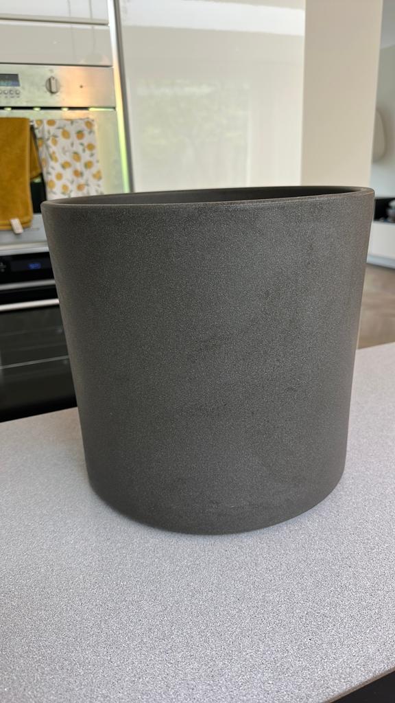 Grote aardewerk bloempot voor binnen, Rond, Binnen, Zo goed als nieuw, Minder dan 40 cm