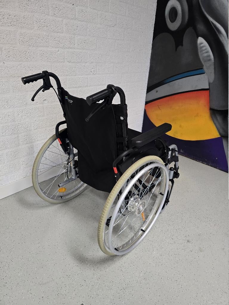 Inklapbare Breezy PariX² rolstoel met handremmen begeleider, Diversen, Rolstoelen, Breezy, Breezy, Zo goed als nieuw, Duwrolstoel