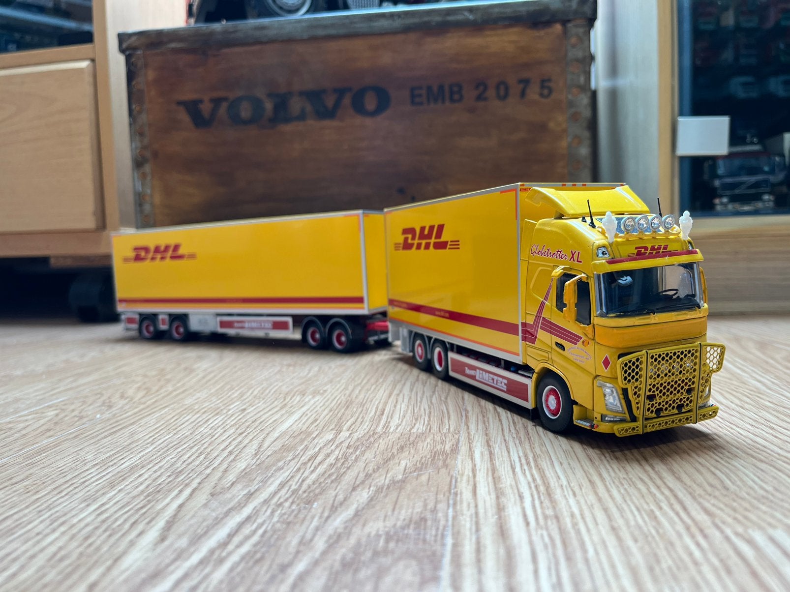 Tekno volvo fh4 dhl jimmie karlsson, Hobby en Vrije tijd, Ophalen of Verzenden, Bus of Vrachtwagen, Tekno
