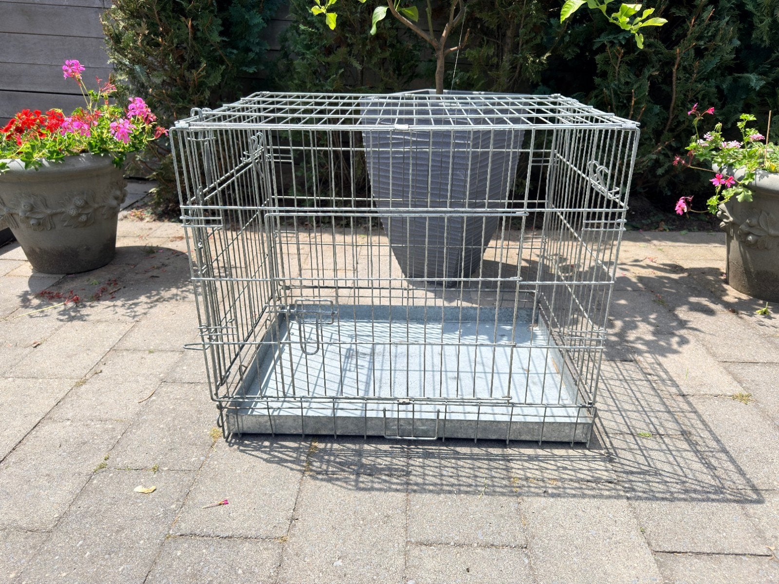 Honden  bench  ZGAN, Ophalen, Zo goed als nieuw