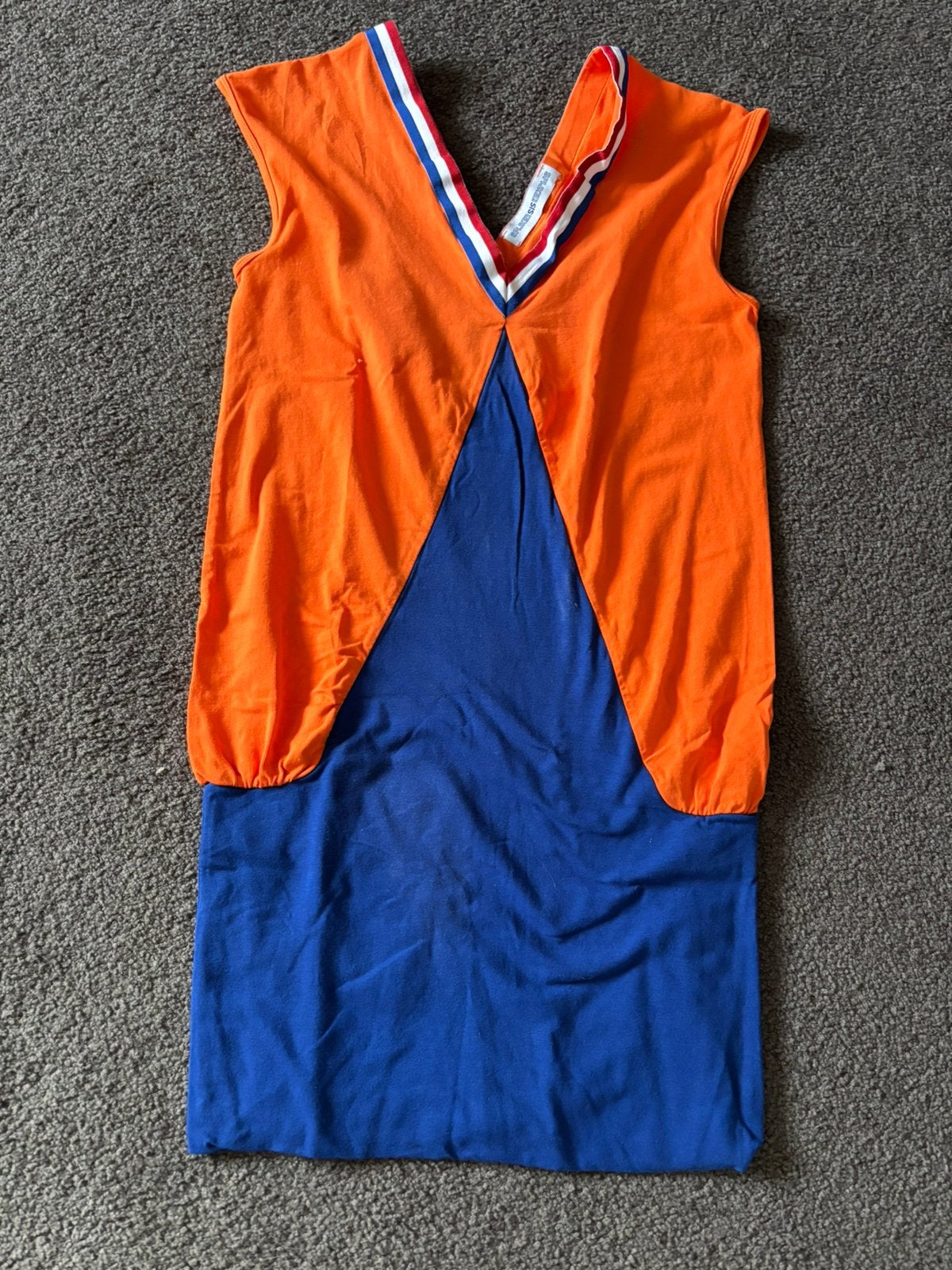 Bavaria - oranje - voetbaljurkje, Ophalen of Verzenden, Zo goed als nieuw, 170 of groter, Meisje