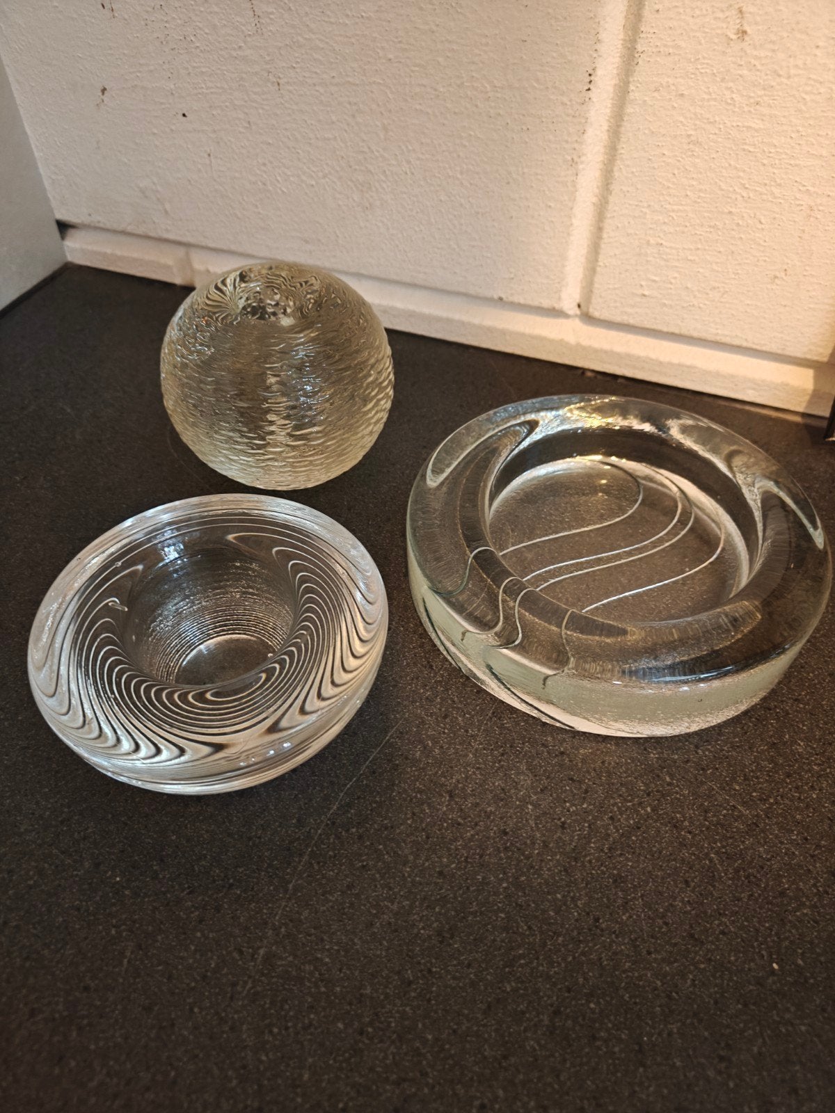 3 stuks oud glaswerk in topconditie 15 euro bij elkaar .
Ver, Ophalen of Verzenden
