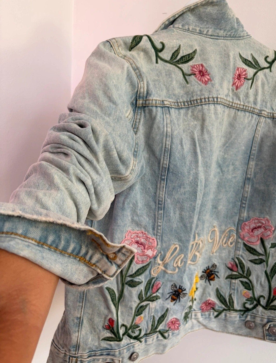 Ibiza style spijkerjack met geborduurde bloemen S/XS, Ophalen of Verzenden, Zo goed als nieuw, Maat 36 (S), Blauw