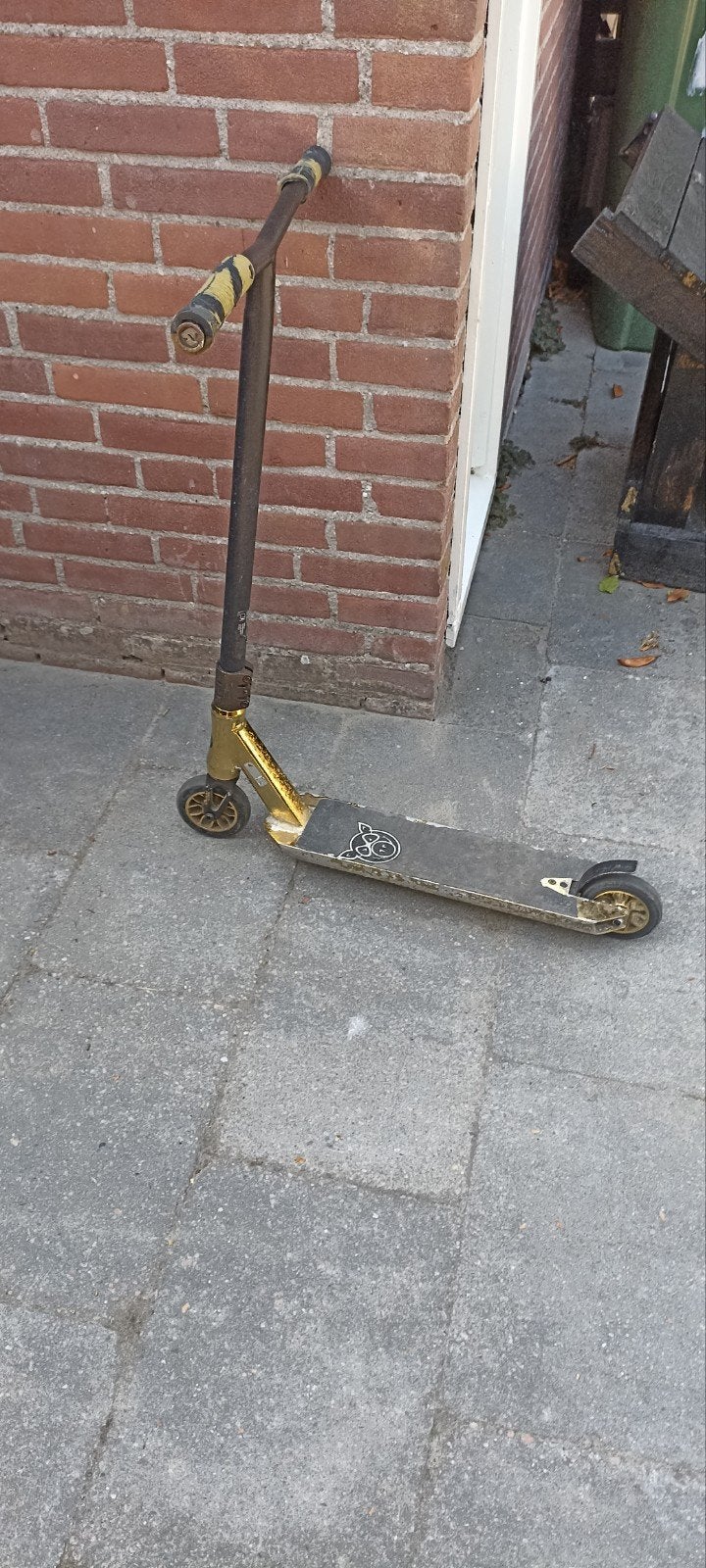 Stuntstep goud/zwart - Gebruikt maar in goede staat, Ophalen of Verzenden, Gebruikt, Gewone step, Onbekend