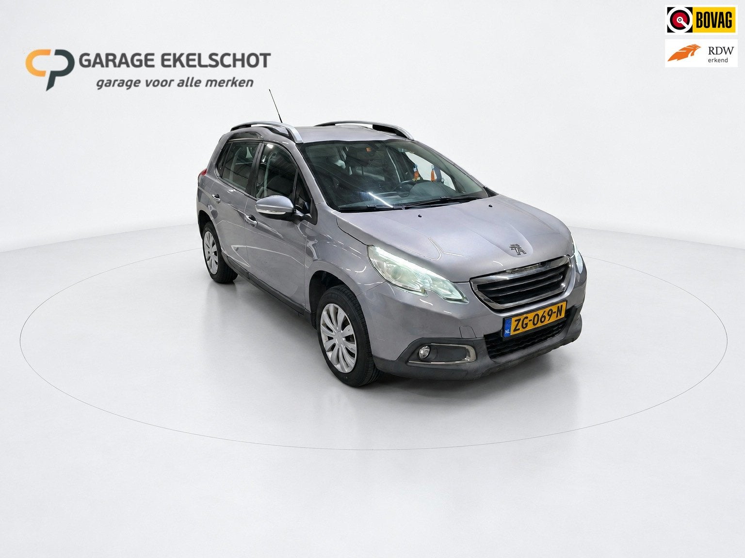 Peugeot 2008 1.2 VTi Active Pack Premium|Cruise|Airco|PDC, Voorwielaandrijving, Euro 5, Stof, Zwart