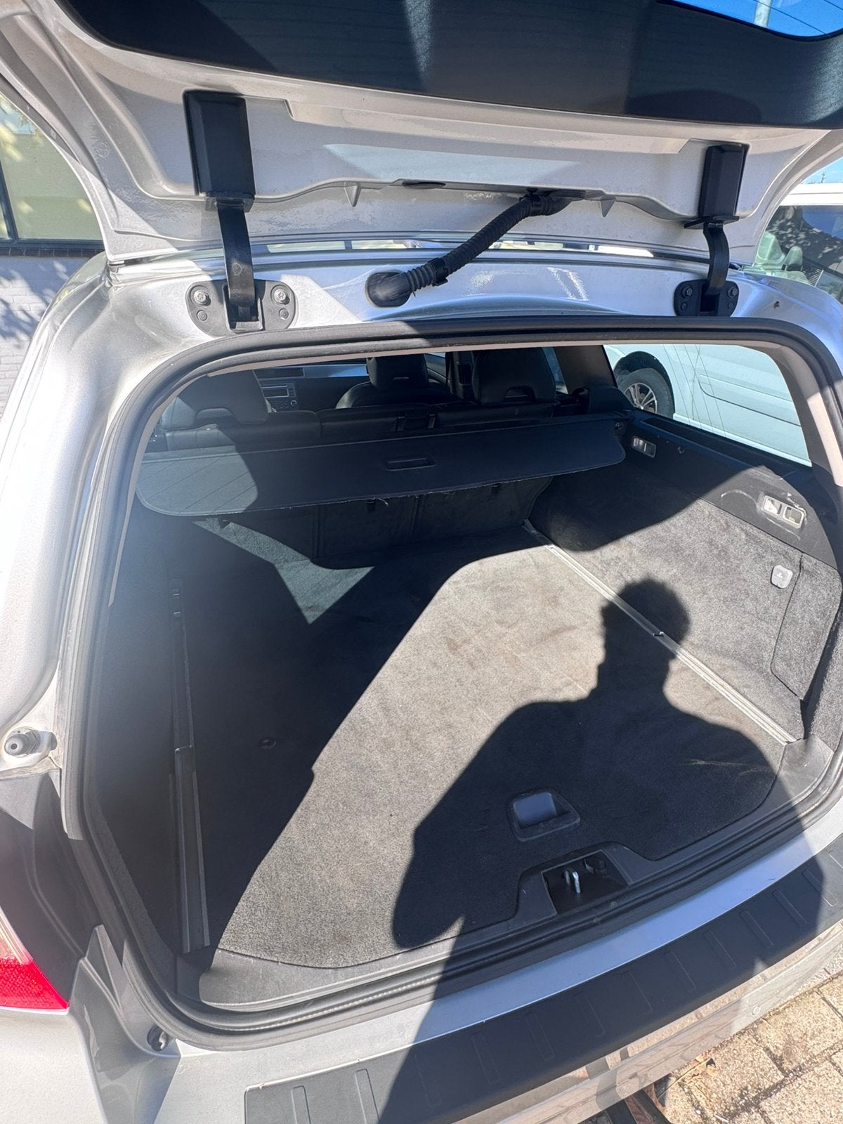 Foto 6 van Volvo V70 2.4 D AUT 2010 Grijs