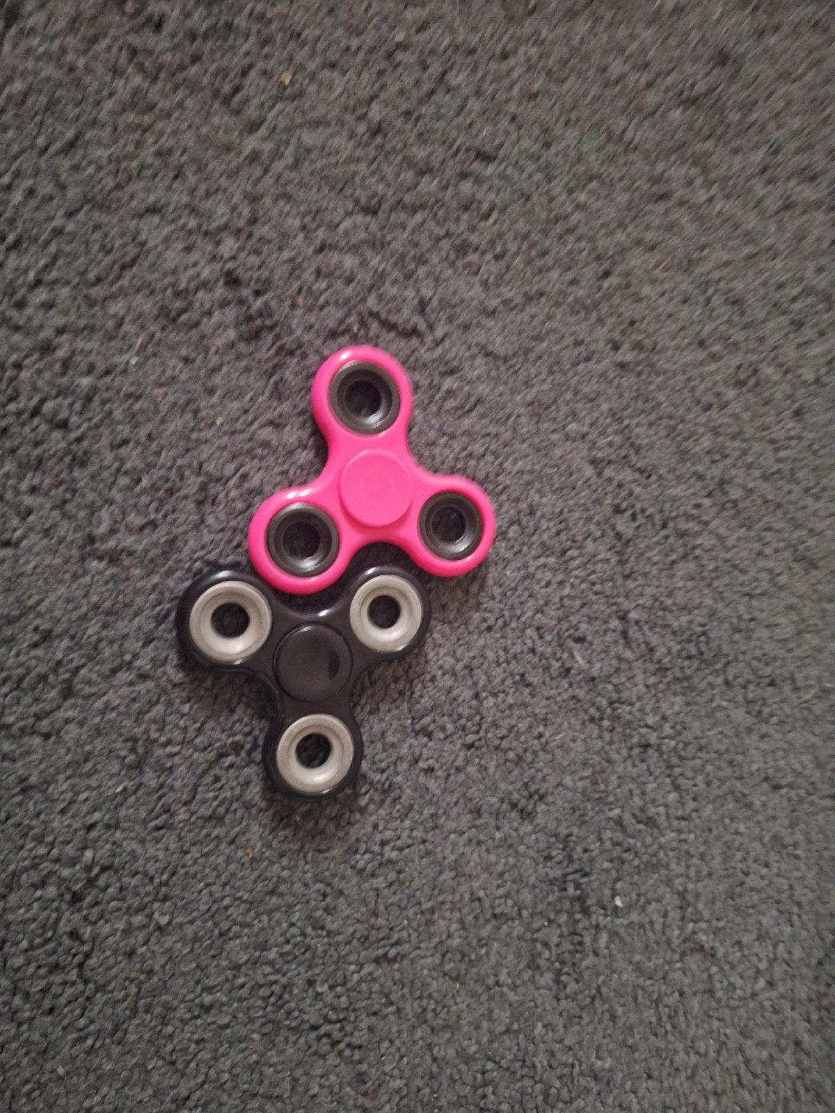 Twee Fidget Spinners - Roze en Zwart, Ophalen