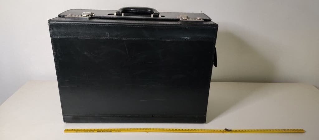 K555 Zwarte kunstlederen pilotenkoffer zeer fraai, Hard kunststof, Onbekend, Minder dan 50 cm, Ophalen of Verzenden