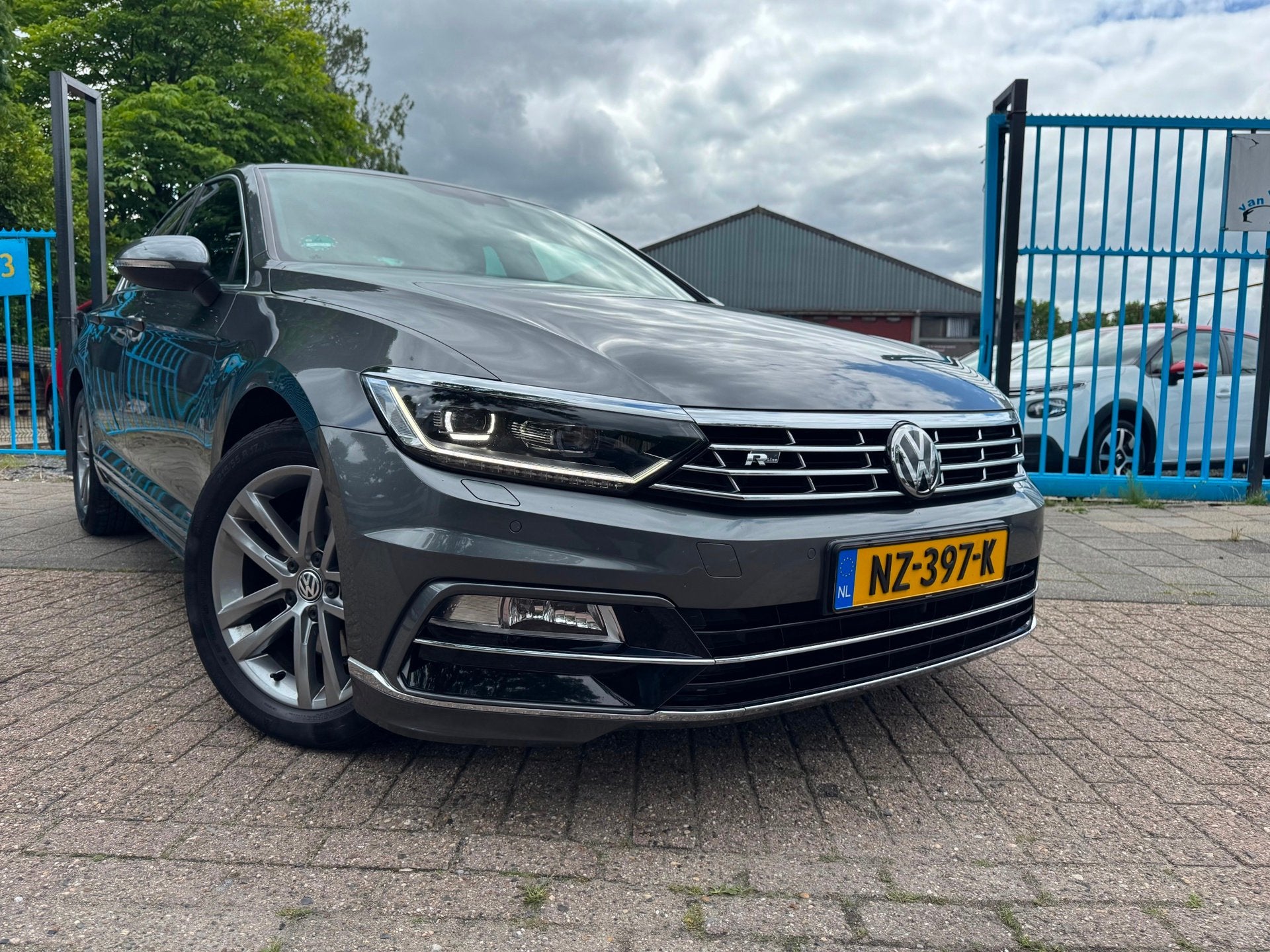 Volkswagen Passat 1.6 TDI R-Line Clima Elek Pakket Led Nav, Auto's, Volkswagen, Gebruikt, 4 cilinders, Alcantara, Origineel Nederlands