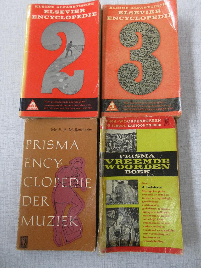 Oude encyclopedie en vreemde woordenboek, Boeken, Encyclopedieën, Ophalen of Verzenden, Gelezen, Overige onderwerpen