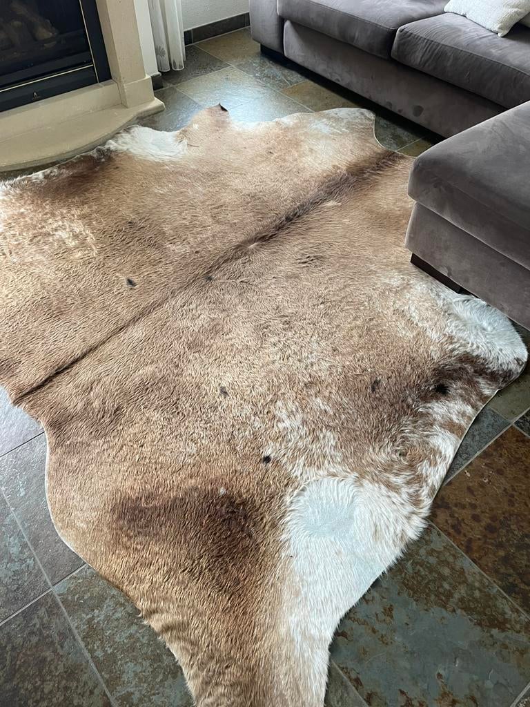 Koeien huid vloerkleed, Huis en Inrichting, Stoffering | Tapijten en Kleden, Ophalen, Gebruikt, Koeien huid, Bruin