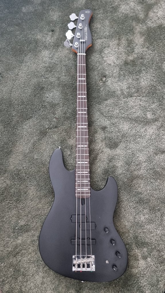 Sire (Marcus Miller) U7 - black, Ophalen, Zo goed als nieuw, Elektrisch