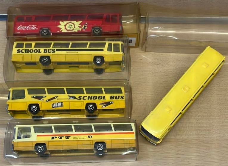 Majorette Neoplan bussen schaal 1:87, Hobby en Vrije tijd, Modelauto's | 1:87, Ophalen of Verzenden, Zo goed als nieuw, Bus of Vrachtwagen