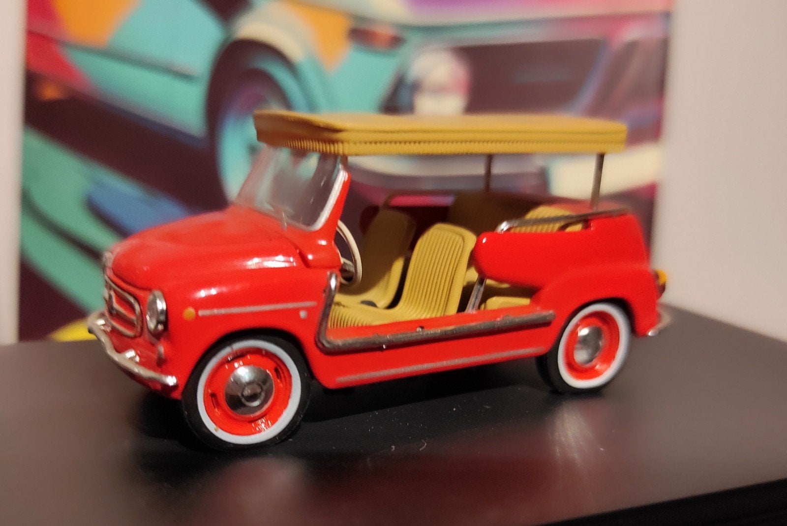 Fiat 600 Jolly rozerood 1:43 in vitrinedoosje, Ophalen of Verzenden, Nieuw, Auto, Overige merken