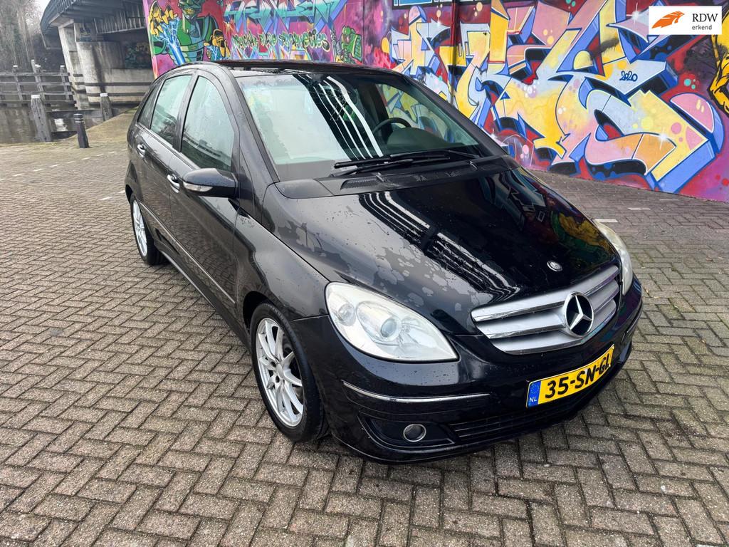 Mercedes-Benz B-klasse 200 sport velgen airco half leer apk, 136 pk, Gebruikt, Zwart, 4 cilinders