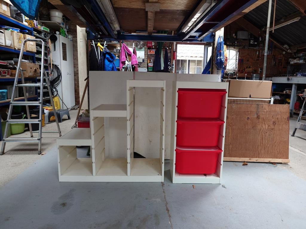 Ikea Trofast kasten met bureaublad - Ideaal voor kinderkamer, Huis en Inrichting, Ophalen, Met plank(en), Modern, functioneel, kindvriendelijk