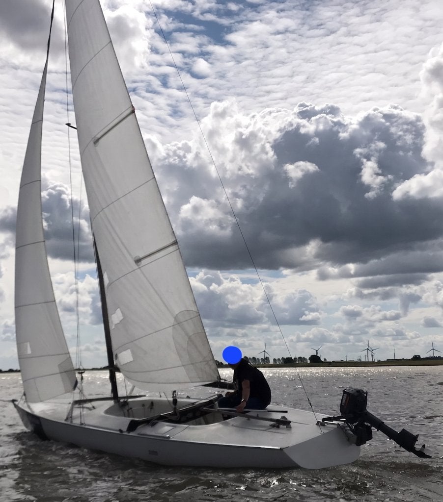 Open kielboot Monas 7 m - zeilklaar, 2 stel zeilen, Watersport en Boten, Open zeilboten, Ophalen, Gebruikt, Fok, Polyester
