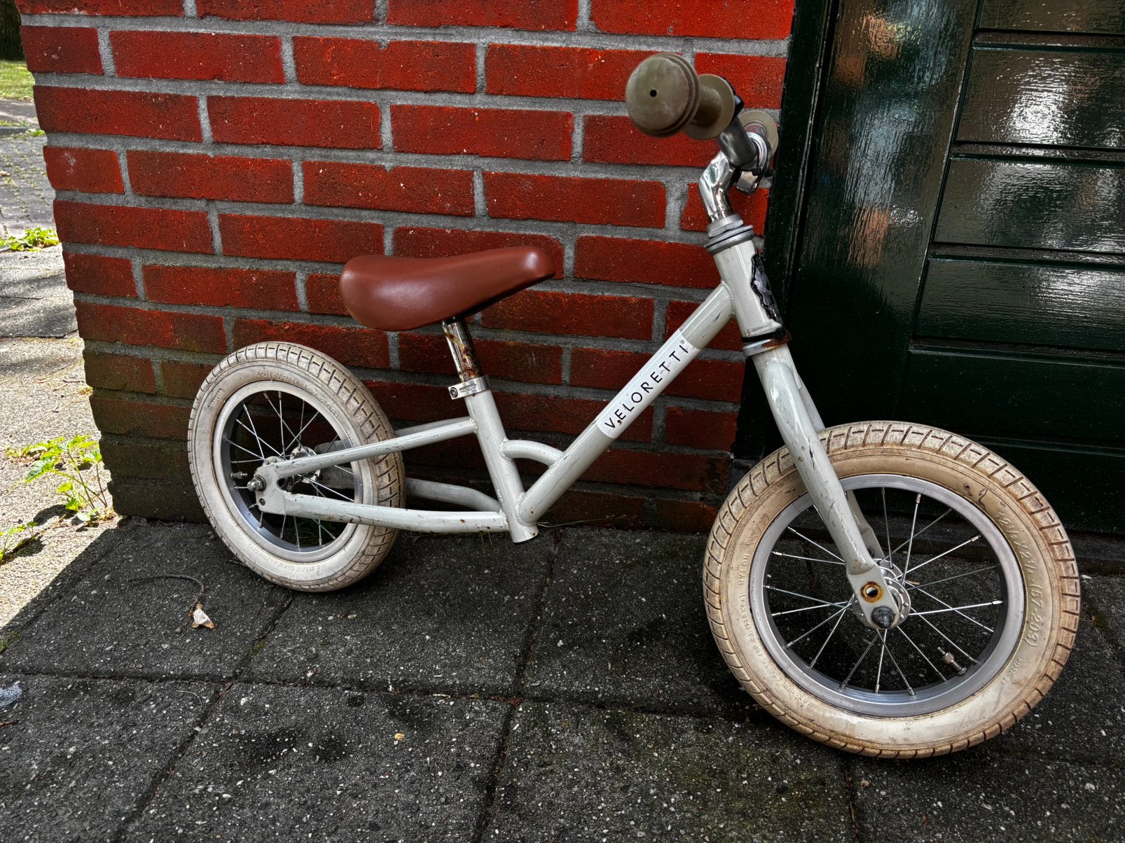 Veloretti loopfiets, zand kleur met bruin zadel, Ophalen, Gebruikt, Loopfiets