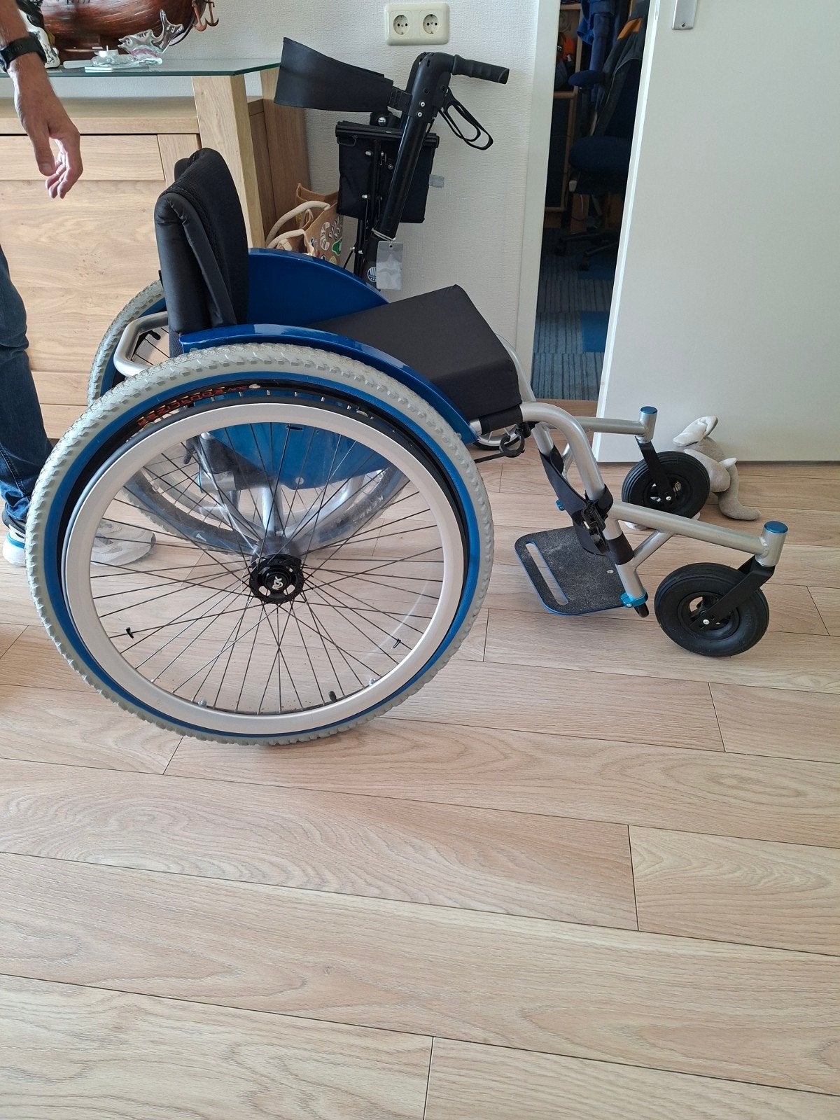 rgk sportrolstoel , blauw, voor oneffegrond, Ophalen, Zo goed als nieuw, Handbewogen rolstoel
