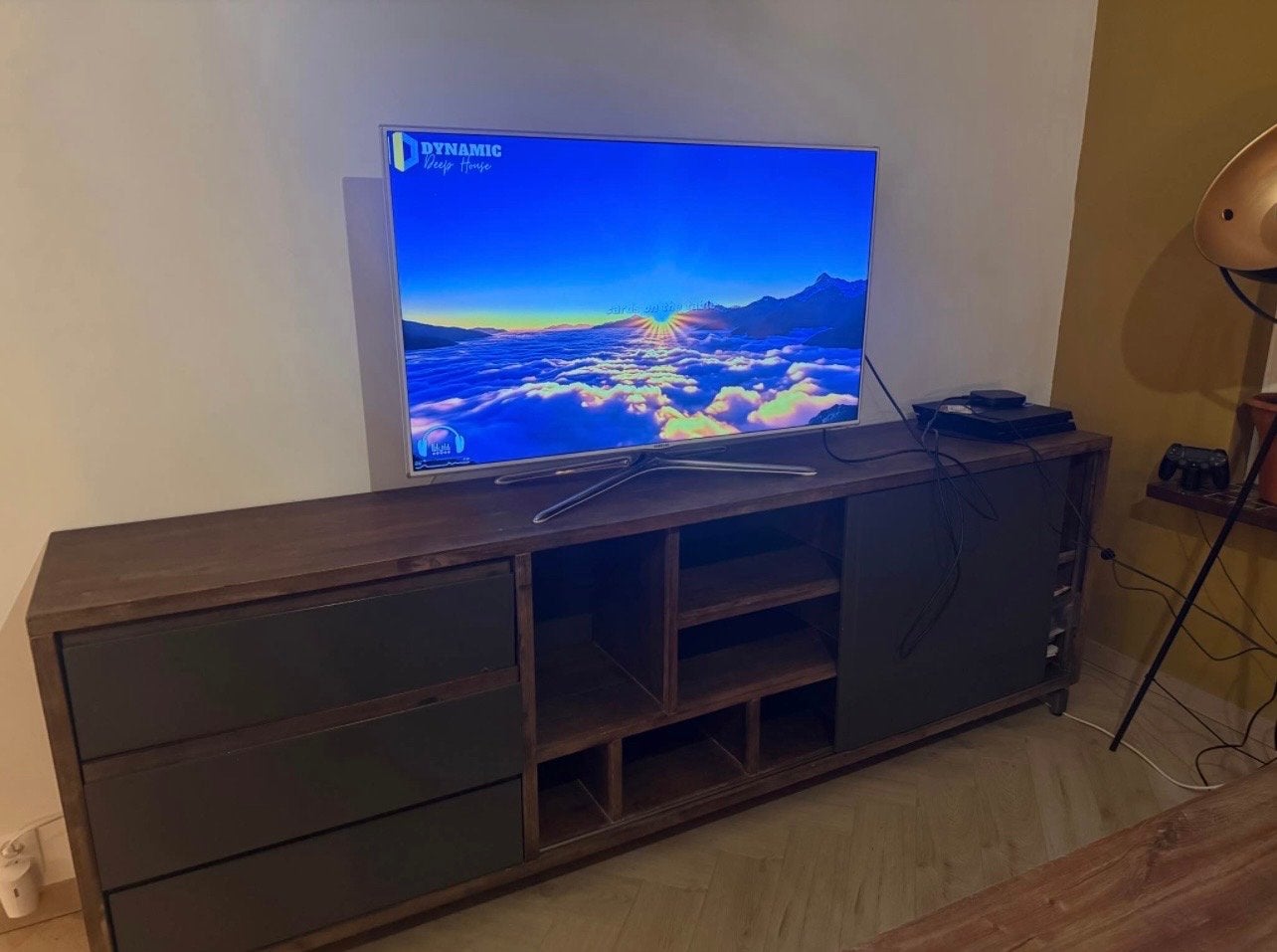 TV-meubel / Dressoir van XOOON - Zo goed als nieuw, Huis en Inrichting, Ophalen, 150 tot 200 cm, Zo goed als nieuw, 25 tot 50 cm