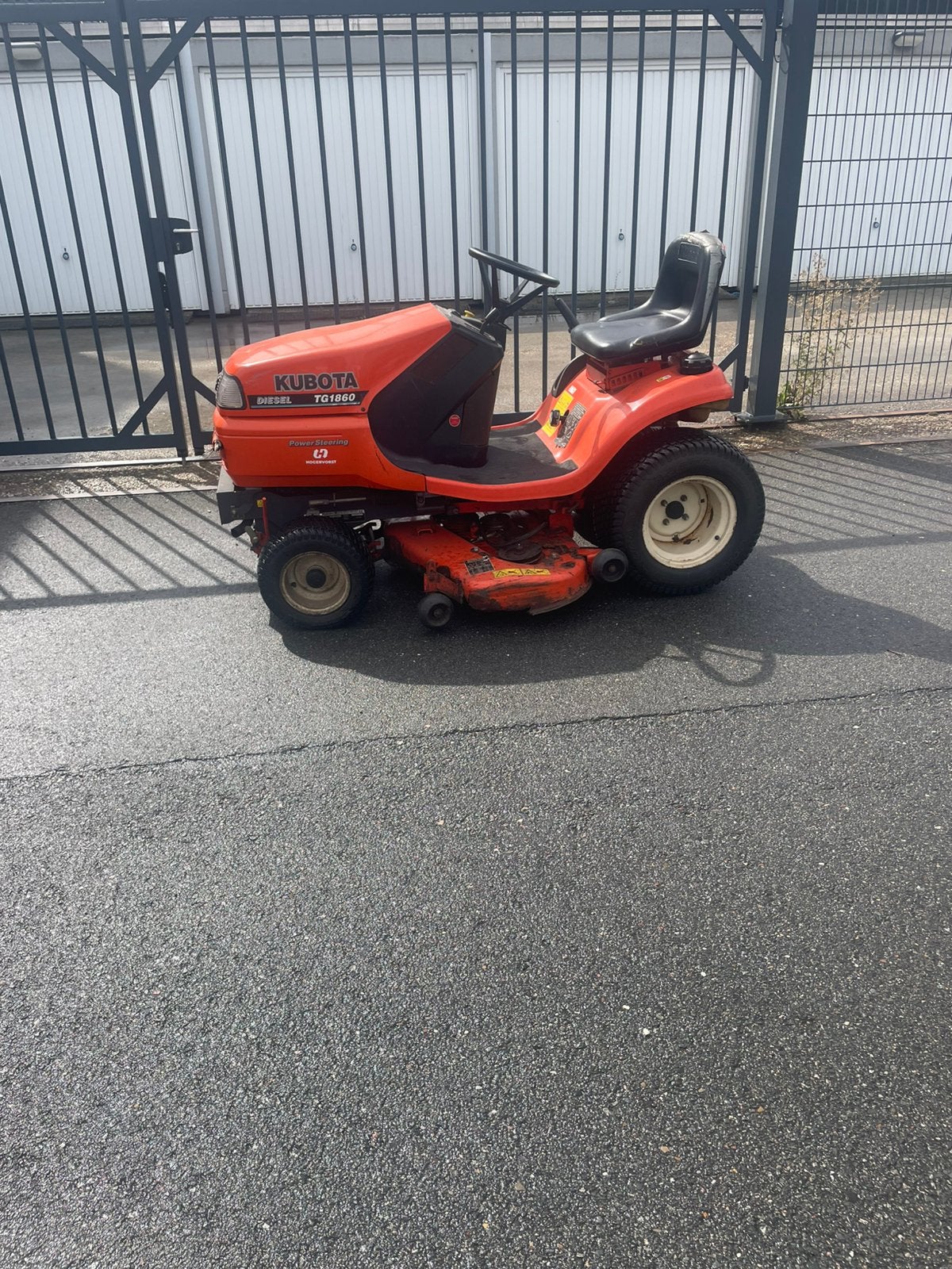 Kubota TG1860 zitmaaier diesel maaidek STUK!!, Ophalen, Zo goed als nieuw, 120 cm of meer