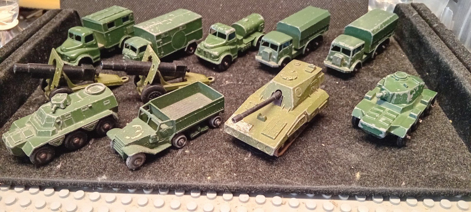 MATCHBOX. 11 vintage legervoertuigen, Hobby en Vrije tijd, Ophalen of Verzenden, Gebruikt, Auto