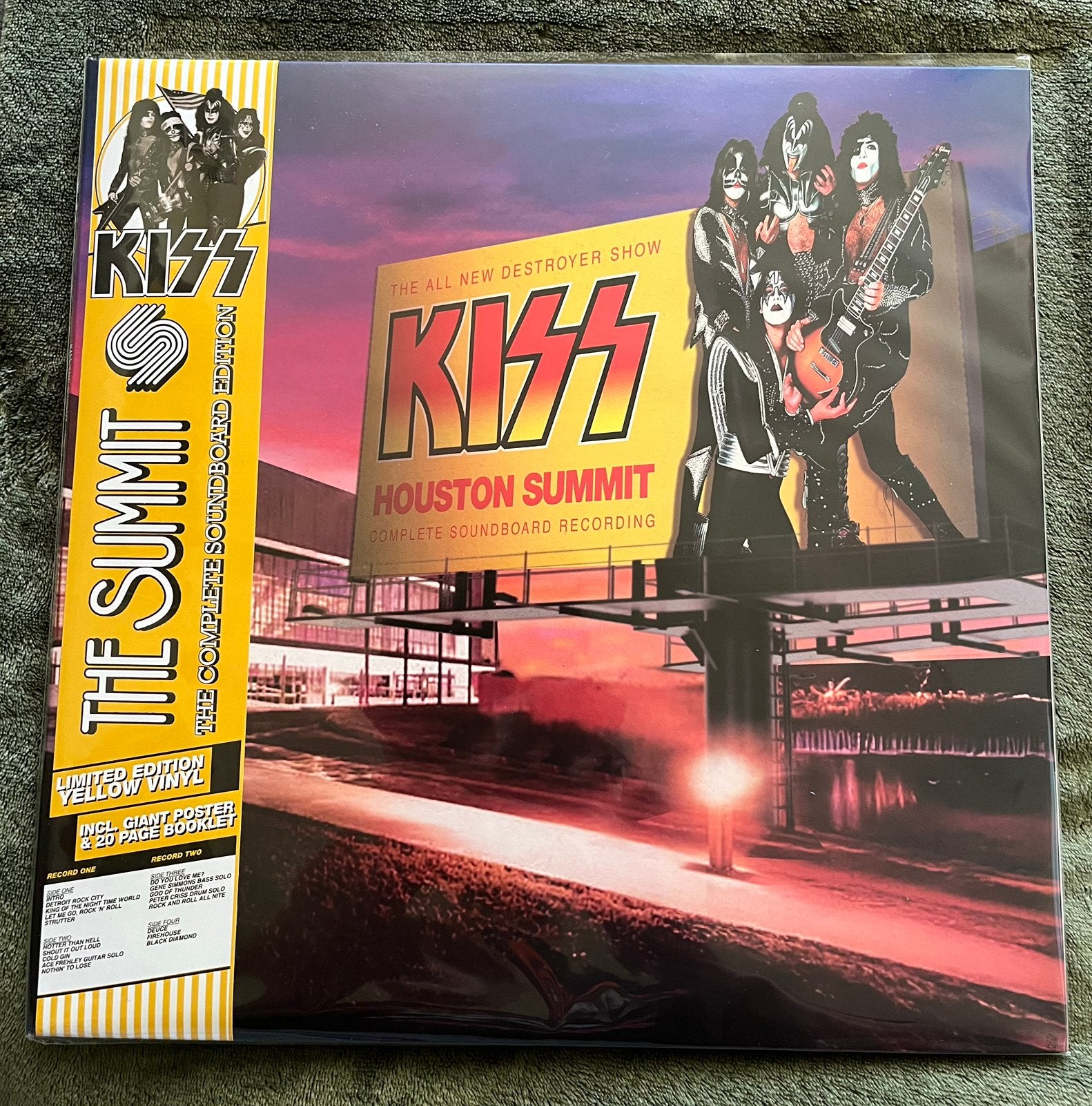 KISS 2 LP HOUSTON USA 1976 LTD INCLUDING POSTER & TOURBOOK, Ophalen of Verzenden, Zo goed als nieuw