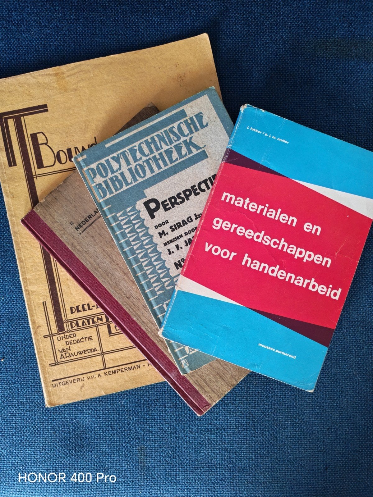 Set van 4 oude boeken over bouw en handarbeid in één koop., Ophalen of Verzenden, Beta, Gelezen, MBO