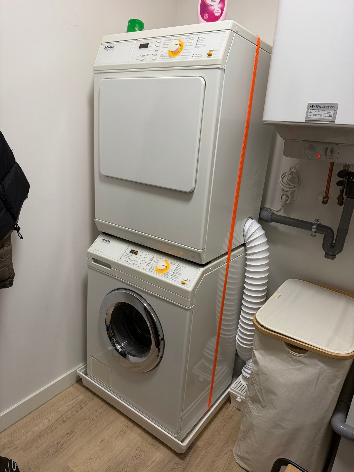 Miele Novotronic T263 en Miele Novotronic W374, 4 tot 6 kg, Ophalen, Gebruikt, 85 tot 90 cm