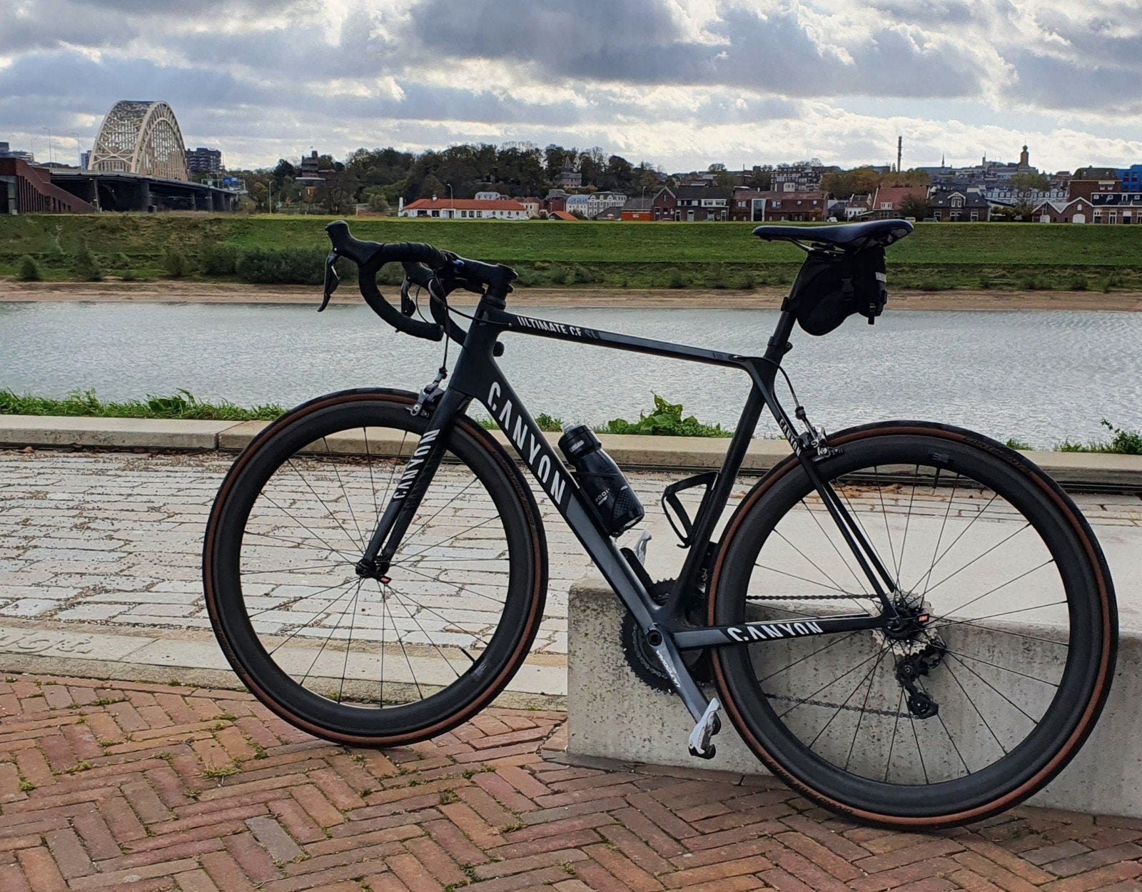 Canyon CF SL 9.0 Ultegra Di2 50mm Carbon race + klimwielen, Fietsen en Brommers, Fietsen | Racefietsen, Carbon, Meer dan 20 versnellingen