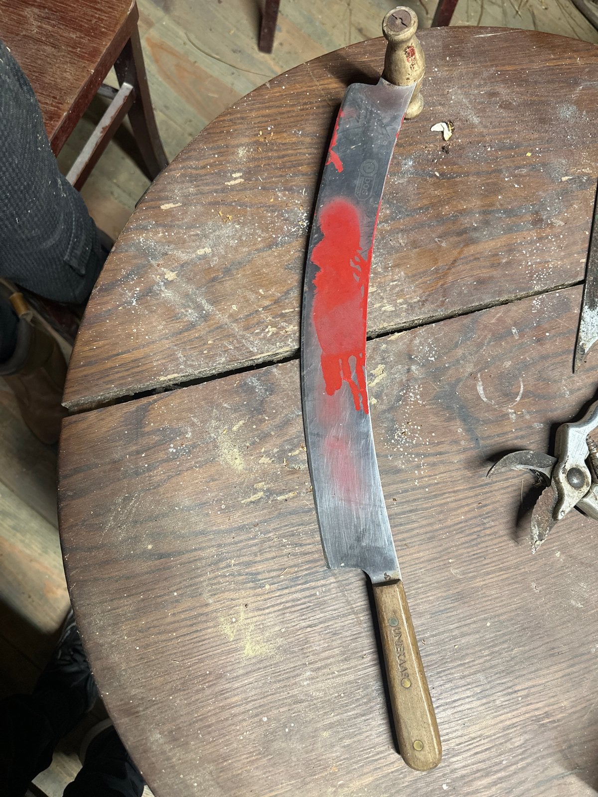 Decoratief mes met rode verf - Halloween/Carnaval, Ophalen of Verzenden, Gebruikt