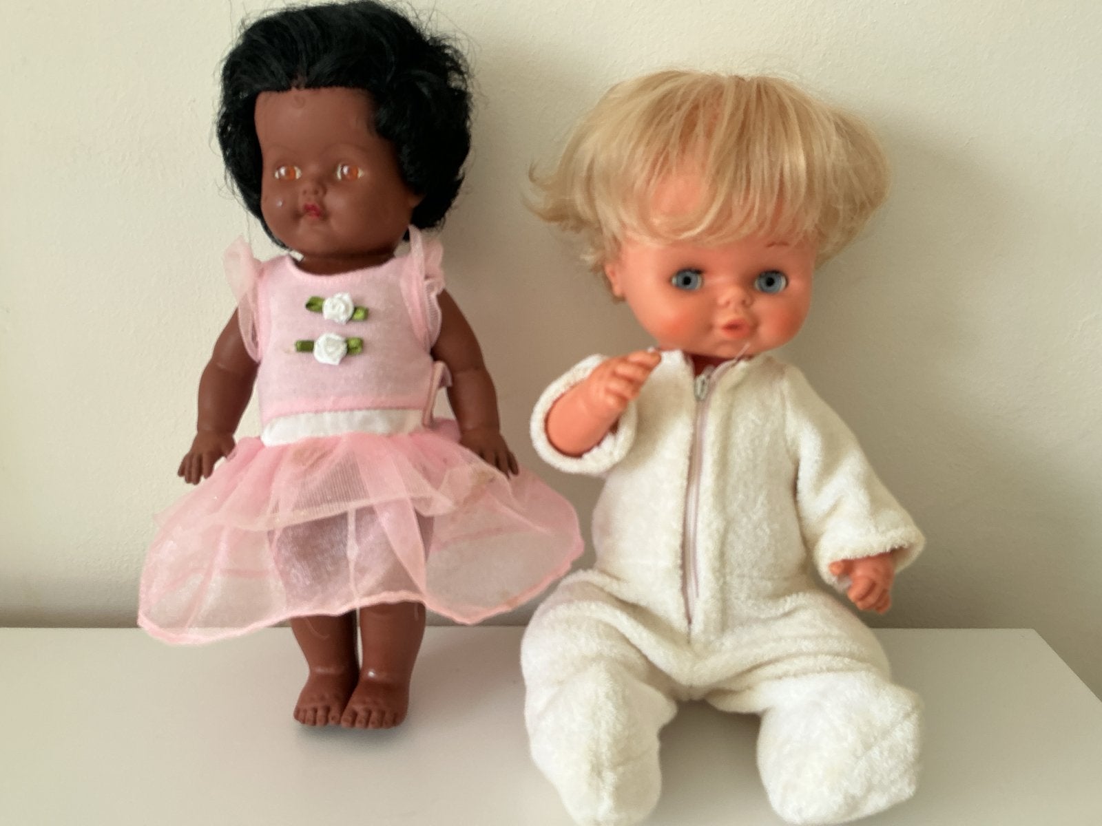 Twee vintage poppen: Famosa (Spanje) en Pedigree (UK), Ophalen of Verzenden, Gebruikt, Overige typen