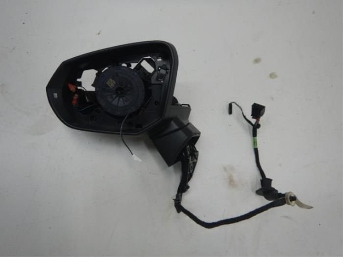 Audi Q3 83B Spiegel Links L Side-assist (83B857535), Ophalen of Verzenden, Gebruikt