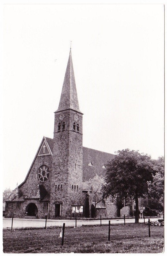Koningsbosch bij Sittard - Kerk, Verzamelen, Ansichtkaarten | Nederland, Verzenden, 1940 tot 1960, Ongelopen, Limburg