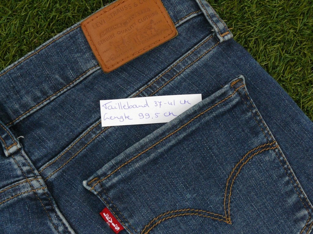 Levi's premium spijkerbroek maat 28 lengte 30 stretch, Blauw, Ophalen of Verzenden, Zo goed als nieuw, W28 - W29 (confectie 36)