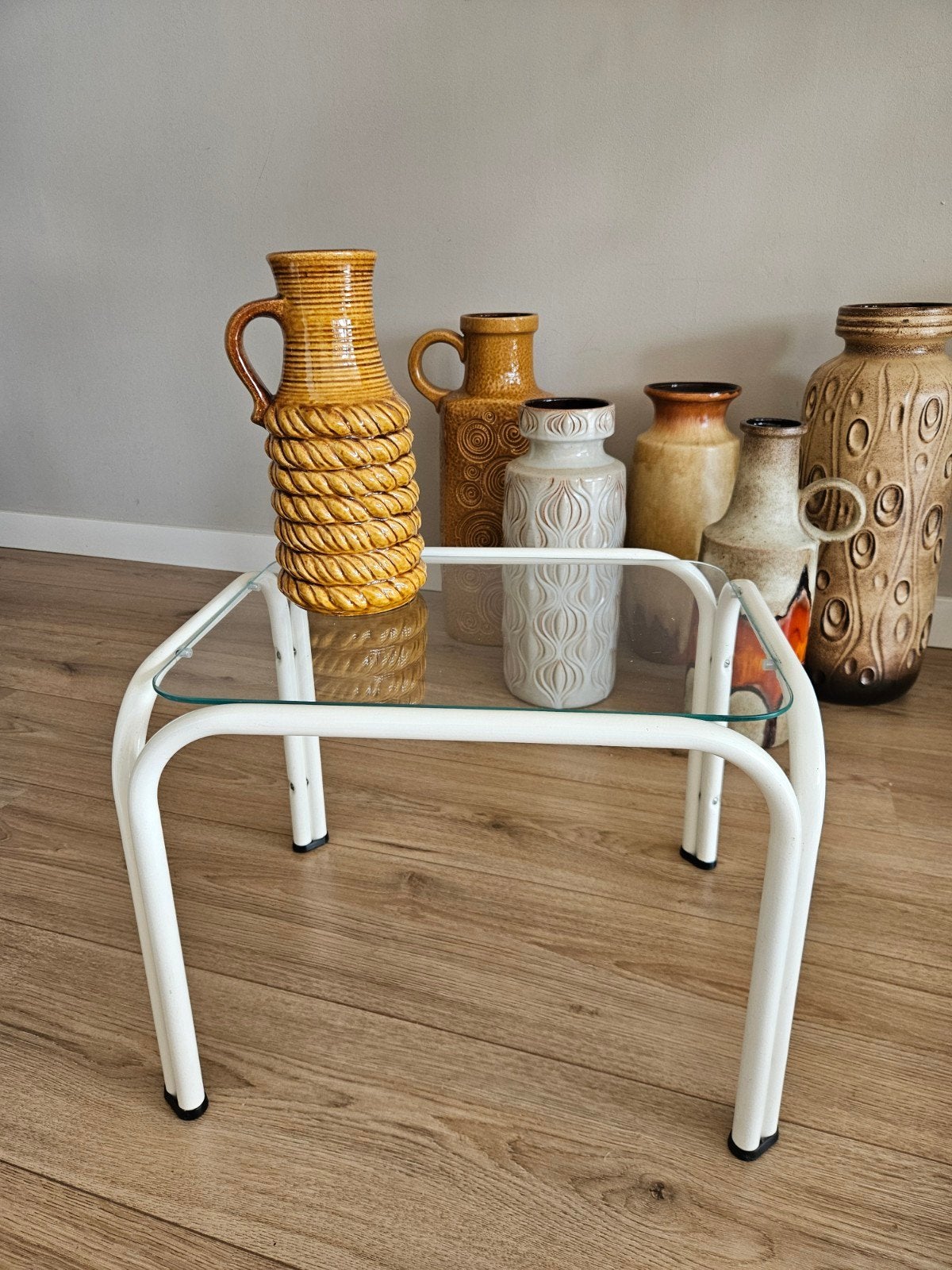 Vintage bijzettafel glas wit mimiset nesting table, Huis en Inrichting, Tafels | Sidetables, Ophalen, 50 tot 100 cm, Rond, Metaal