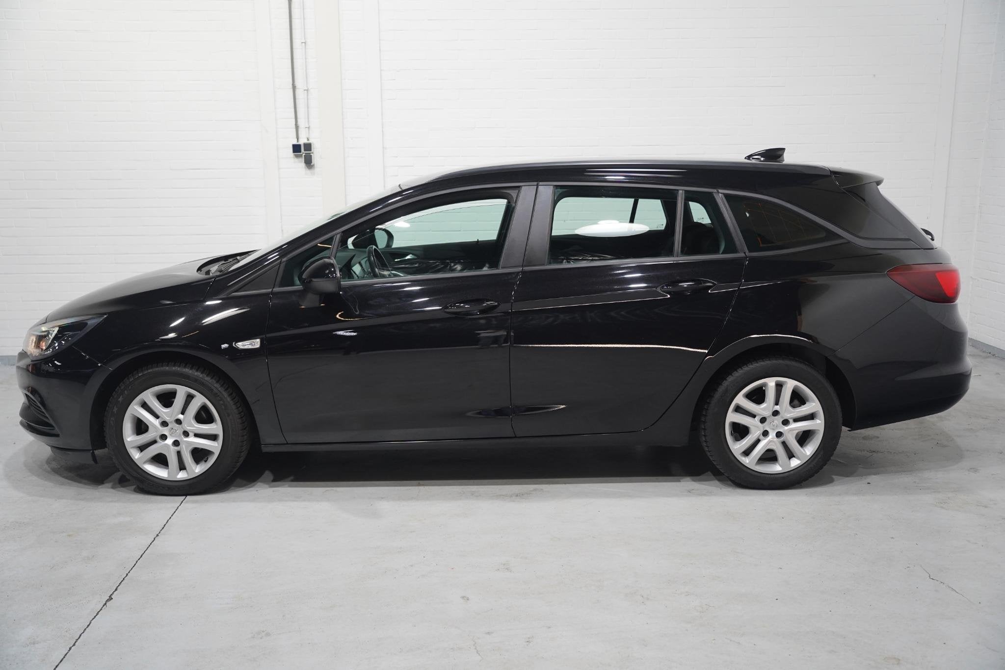 Opel Astra Sports Tourer 1.6 CDTI Online Edition Navi PDC v+, Auto's, Voorwielaandrijving, Stof, Gebruikt, Euro 6