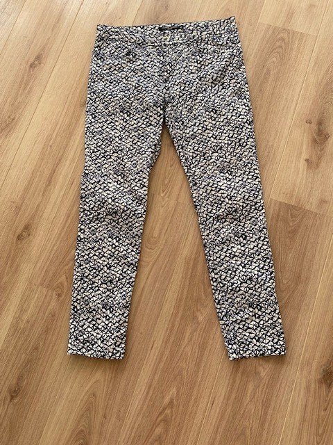 Lange broek van Elvira, blauw/wit bewerkt, maat 42, Blauw, Maat 42/44 (L), Ophalen of Verzenden, Zo goed als nieuw