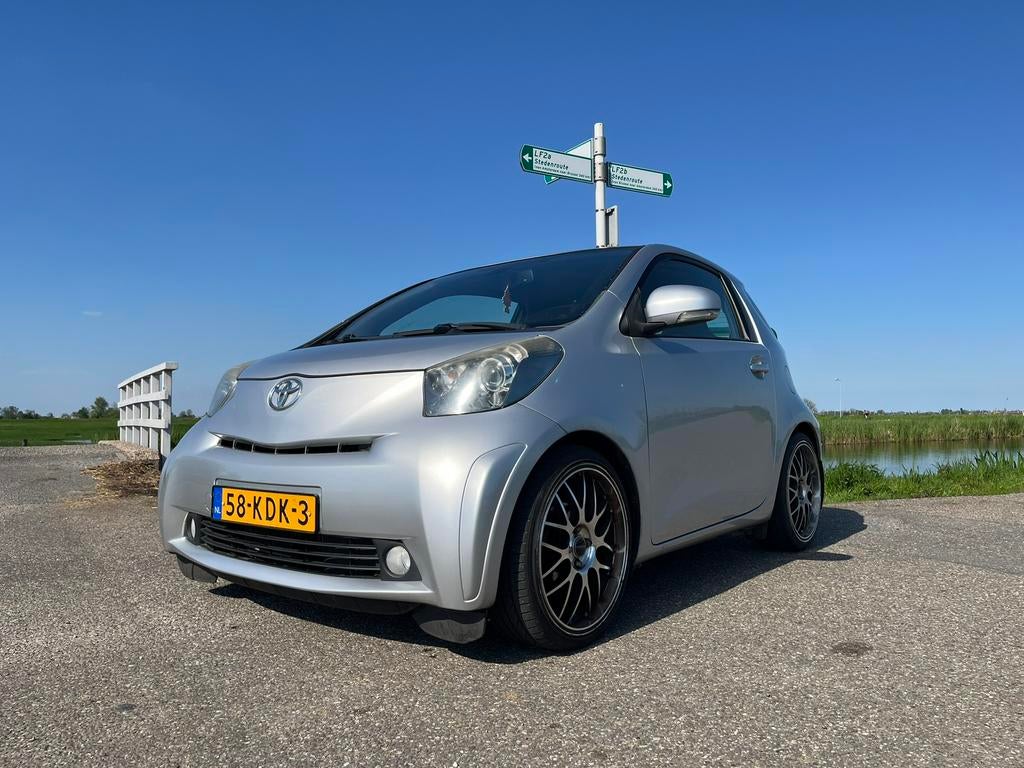Toyota IQ 1.0 2009 Grijs (Nieuwe banden & APK), 4 stoelen, Origineel Nederlands, Handgeschakeld, 3 cilinders
