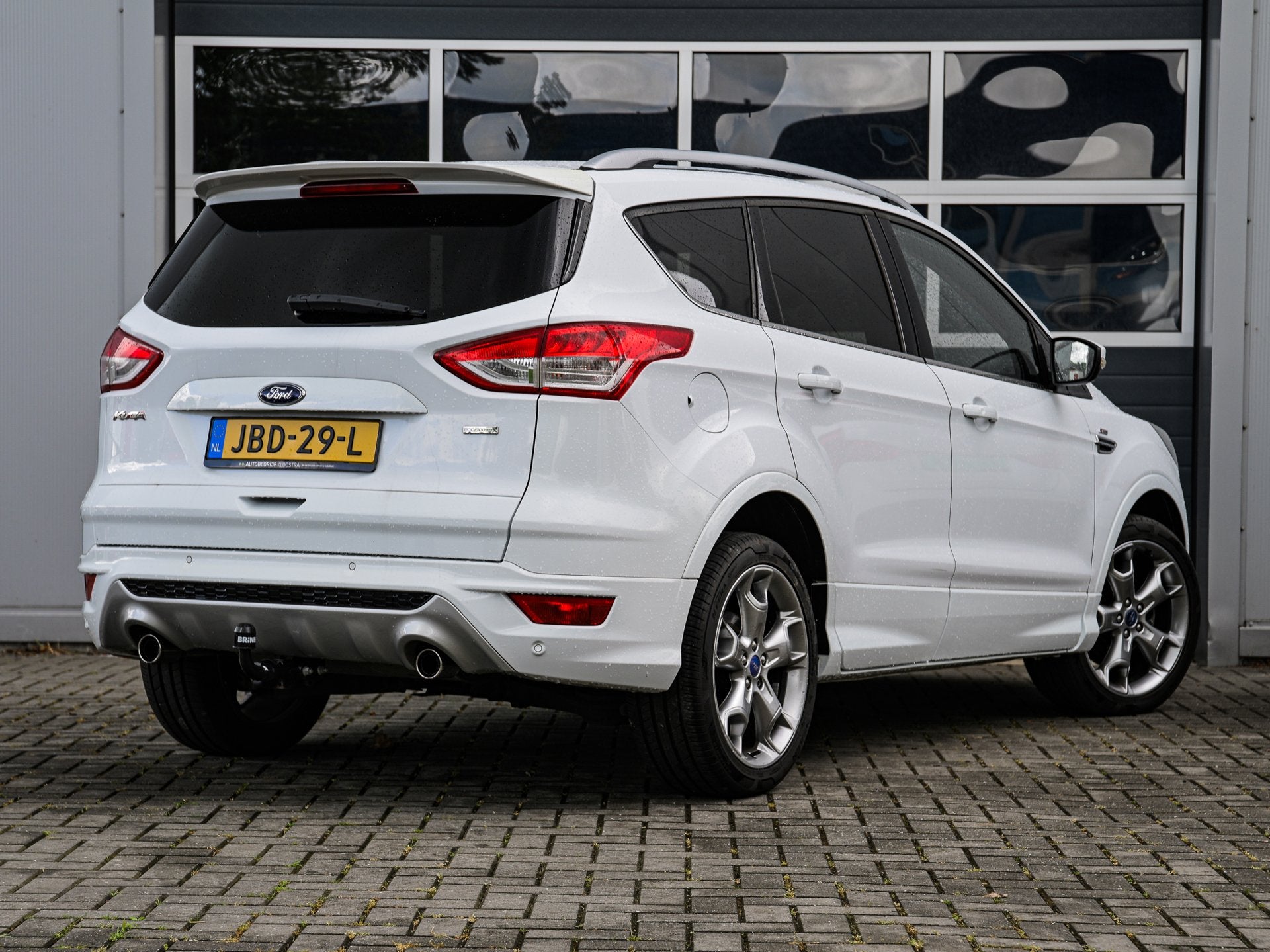 Foto 2 van Ford KUGA 1.5 ST-line Titanium | Navi | Xenon | Climate cont