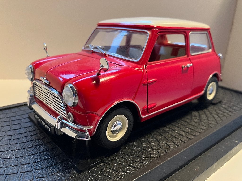 Morris Cooper 1275 S van 1967  rood  1/18 Kyosho, Ophalen of Verzenden, Nieuw, Auto, Kyosho