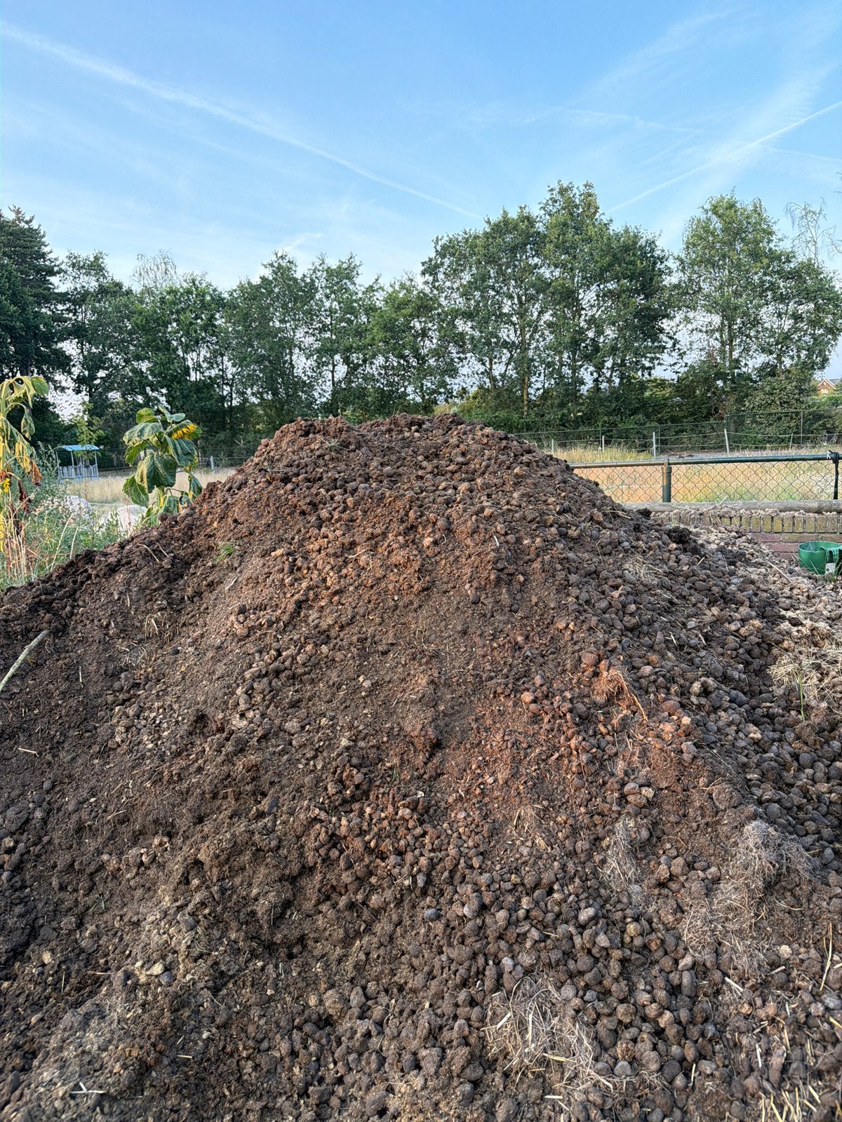 Verse paardenmest, Ophalen, Mest