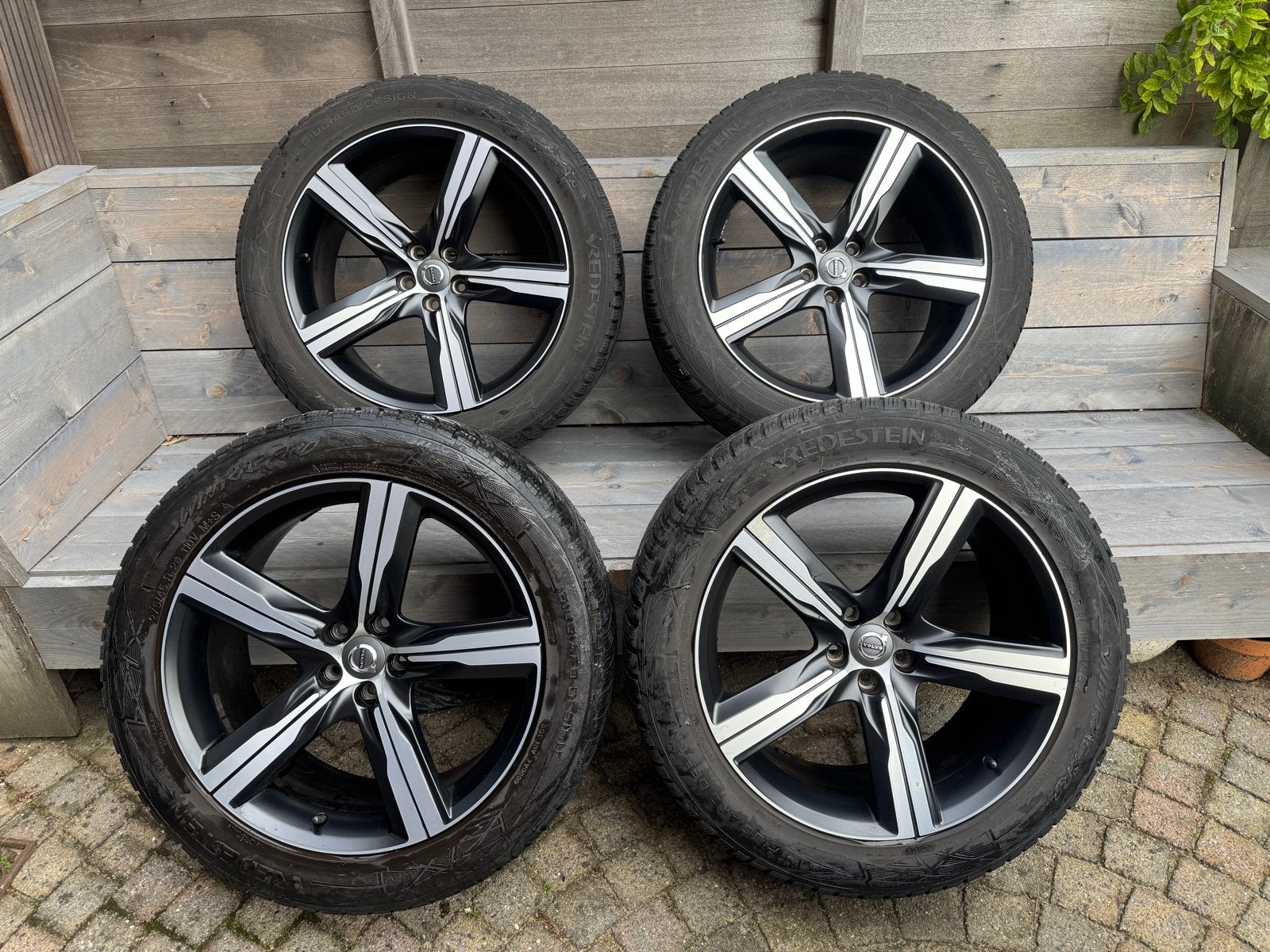 20 inch velgen met winterbanden voor Volvo XC90 (2015+), Ophalen, Gebruikt, 275 mm, Banden en Velgen